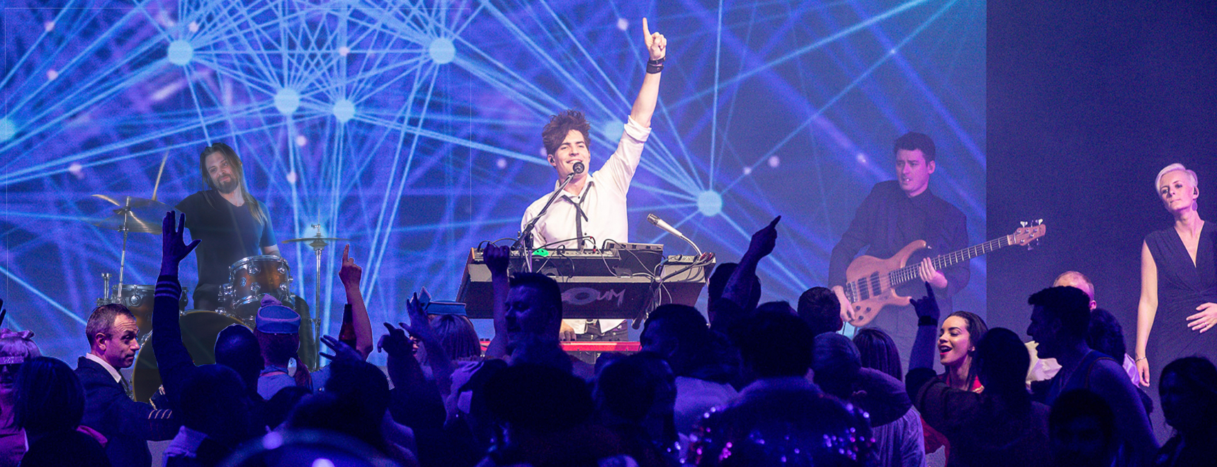Stephen Anning performing piano at a wedding